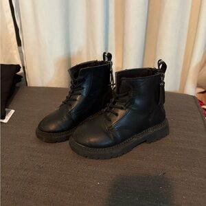 SHEIN Black Kids Boots